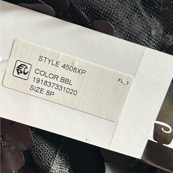 Xscape Puffed-Sleeve Off-The-Shoulder Jumpsuit - Picture 13 of 14